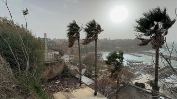 Meteorolojiden Doğu Karadeniz ve Batı Akdeniz için Fırtına Uyarısı