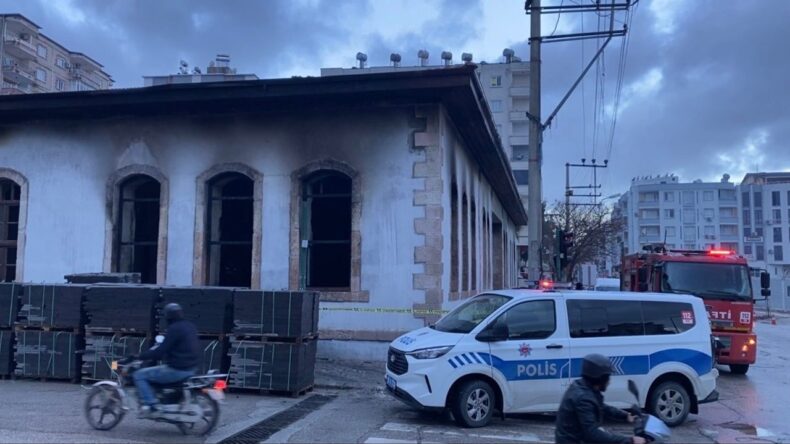 Osmaniye’de Restorasyonu Tamamlanan Asırlık Okulda Yangın Çıktı