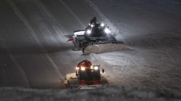 Kayak Pisti Hazırlıkları Gece Boyu Devam Ediyor