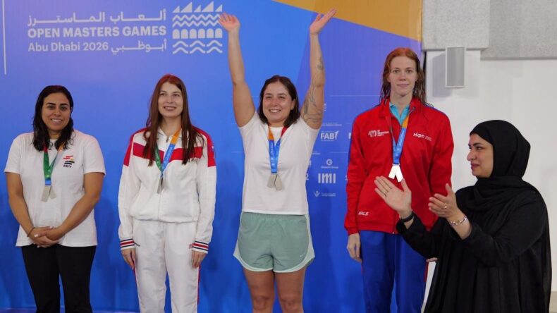 Rekortmen Yüzücü Bengisu Avcı’dan Yeni Masterler Türkiye Rekoru