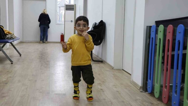 Serebral Palsili Eren’in İlk Adımları Ailesine Umut Verdi