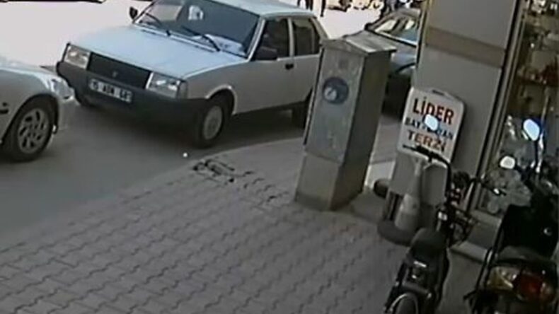 Silah Çekmeye Çalışan Şahıs, Jandarmanın Dikkatiyle Engellendi