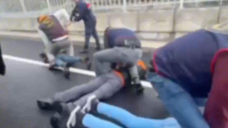 Silahla Tehdit Edilen Kadının Hesabından 18 Bin Euro Çekildi