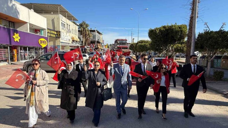 Silifke’de Coşkulu Bayrak Yürüyüşü Gerçekleşti