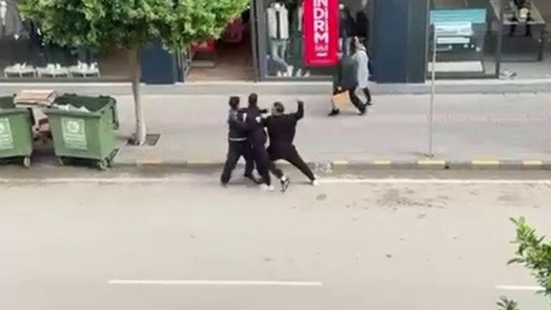 Telefon Kavgası Sokak Boksuna Dönüştü