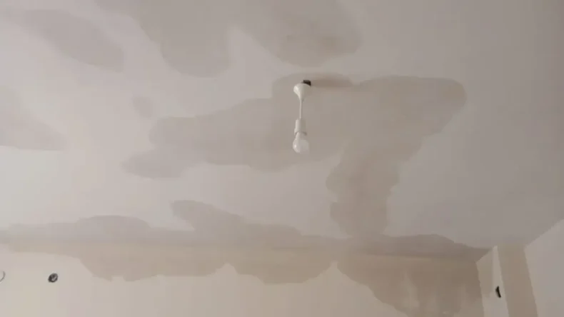 Orhanlı TOKİ’de Tavanlar Su Akıtıyor! Vatandaş Çözüm Bekliyor