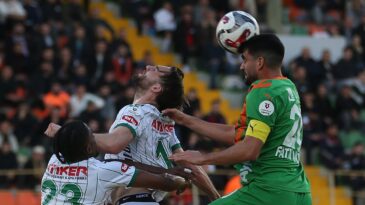 Trendyol Süper Lig’de Alanyaspor, Konyaspor’u 2-1 Mağlup Etti