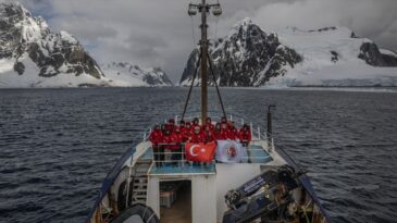 Türk Bilim İnsanları 10. Kez Beyaz Kıta’da Türk Bilimsel Araştırma Kampı’na Ulaştı
