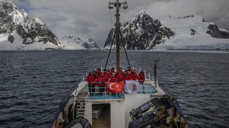 Türk Bilim İnsanları 10. Kez Beyaz Kıta’da Türk Bilimsel Araştırma Kampı’na Ulaştı