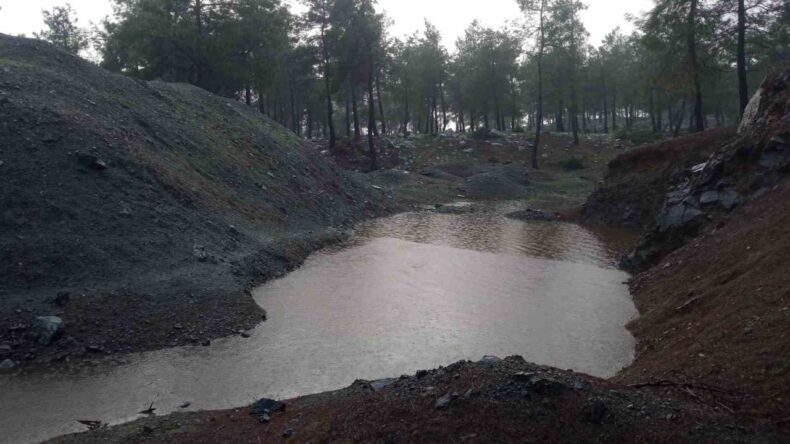 Yağışlı Havada Su Dolu Çukura Düşen Çocuk Hayatını Kaybetti
