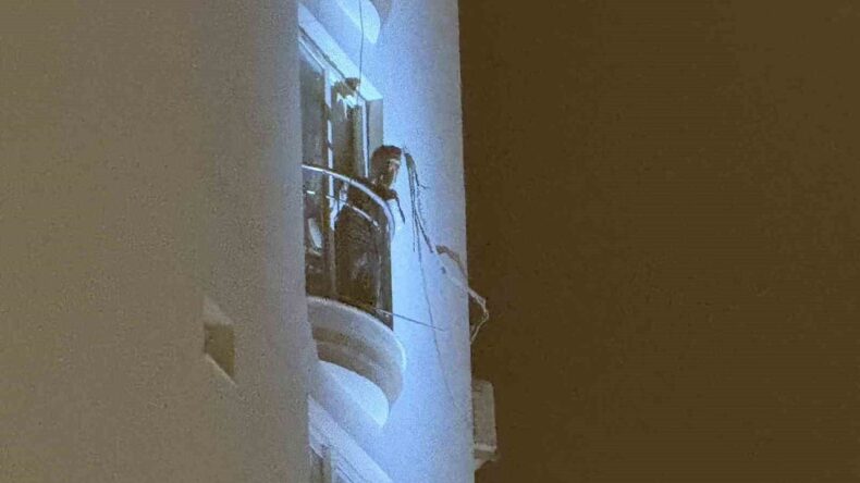 Adana’da Genç Kolonya Şişesiyle Dehşet Saçtı