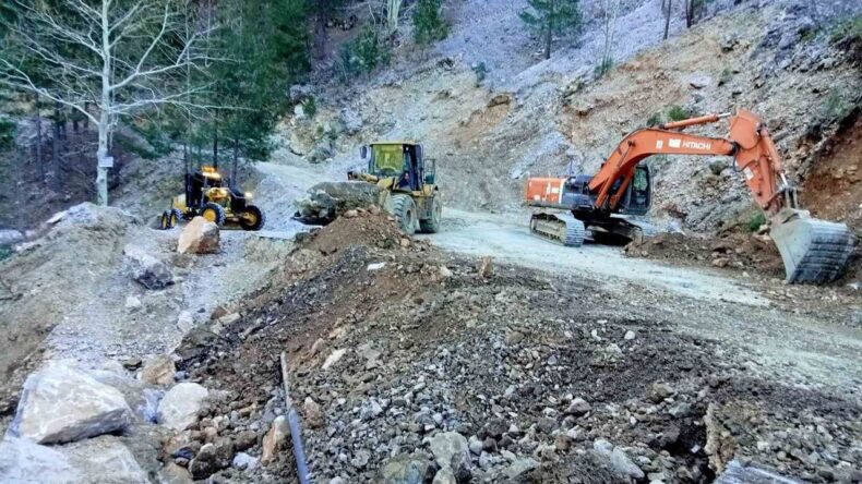 Alanya Yollarında Kış Mesaisi Sürüyor