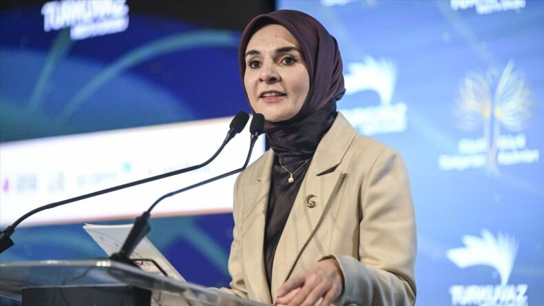 Bakan Göktaş’tan Kadınlar İçin Ücretli Doğum İzni Düzenlemesi