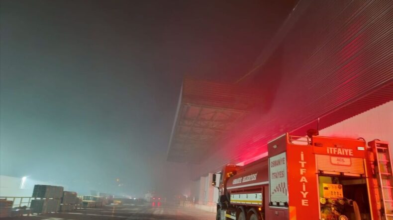 Osmaniye’de Piliç Kesimhanesinde Yangın Çıktı