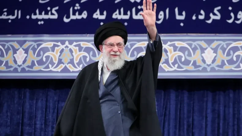 İran Duyurdu! Hamaney Öldürüldü