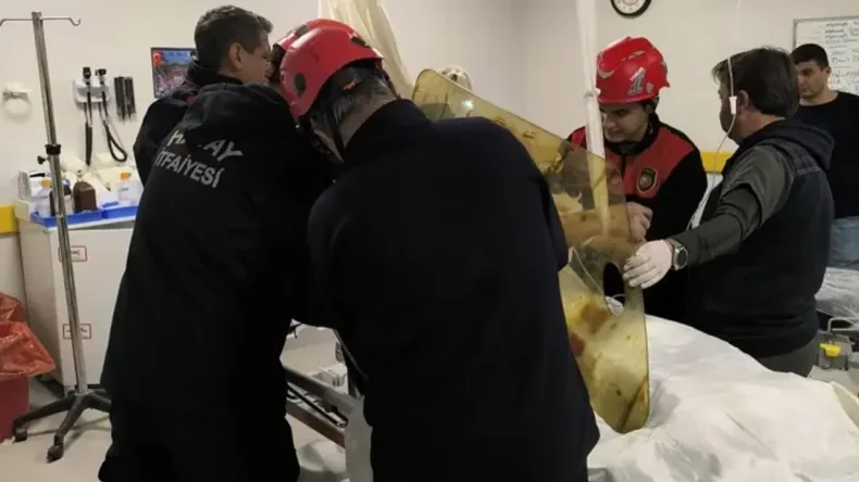 Hatay’da Can Pazarı: Fabrika İşçisinin Göğsüne Demir Saplandı