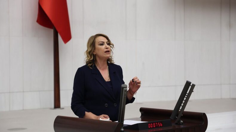 Kara’dan Deprem Konutları Tepkisi