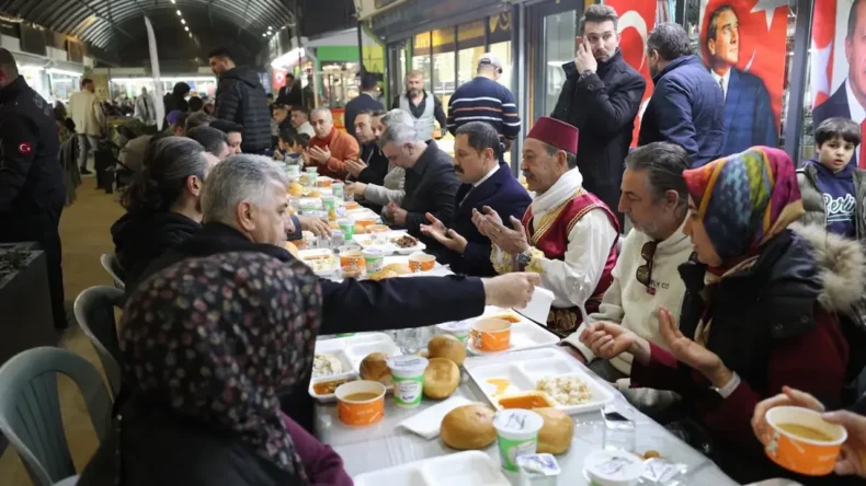 Uzun Çarşı’da Gönül Sofrası Kuruldu