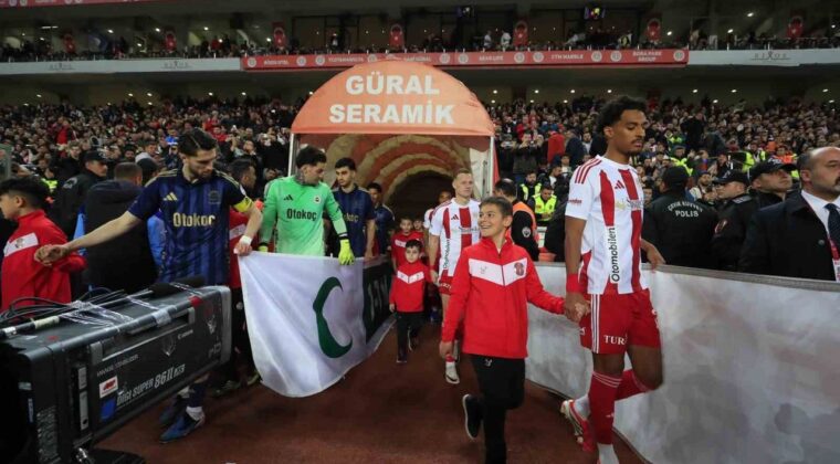 Trendyol Süper Lig: Antalyaspor ve Fenerbahçe Maçında Gergin Anlar