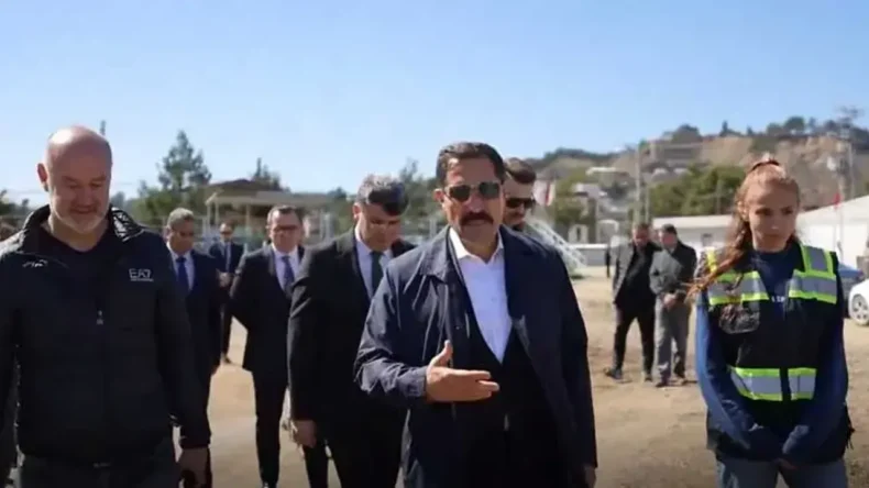 Hatay Valisi Defne’de Esnafla Buluştu