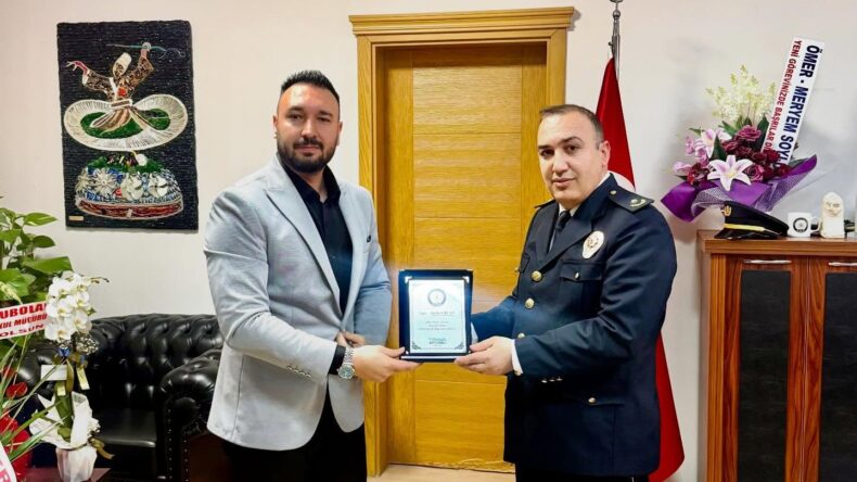 Türkiye Gençlik Vakfı Reyhanlı Başkanı Adil Bal’dan Emniyet Müdürü Salim Ercan’a Hayırlı Olsun Ziyareti