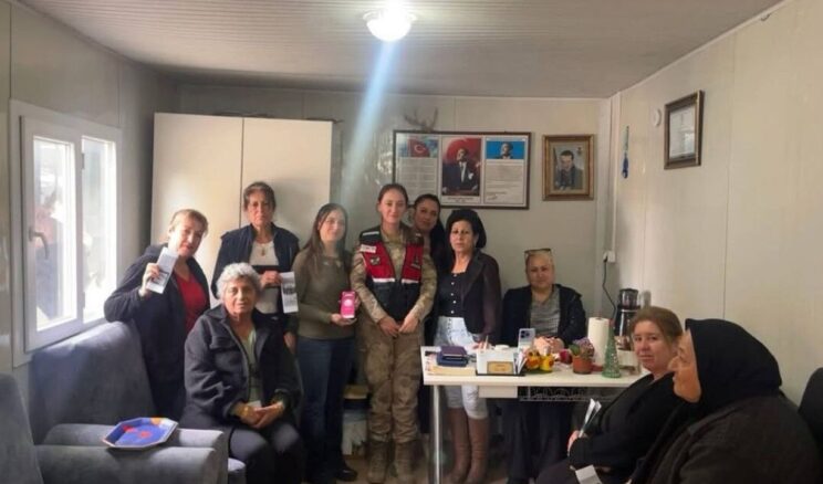 Defne’de Jandarmadan Vatandaşlara Bilgilendirme Çalışması