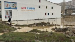 Hakkari’de sağanak hayatı olumsuz etkiledi