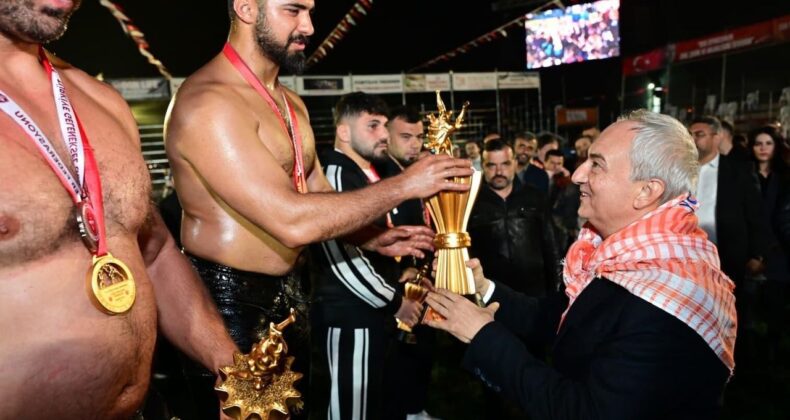 Kepez Belediyesi Yağlı Pehlivan Güreşleri’nde Enes Doğan Başpehlivan Oldu