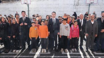 Aladağ Kaymakamı Sançar, Ortaokul Öğrencileriyle Buluştu