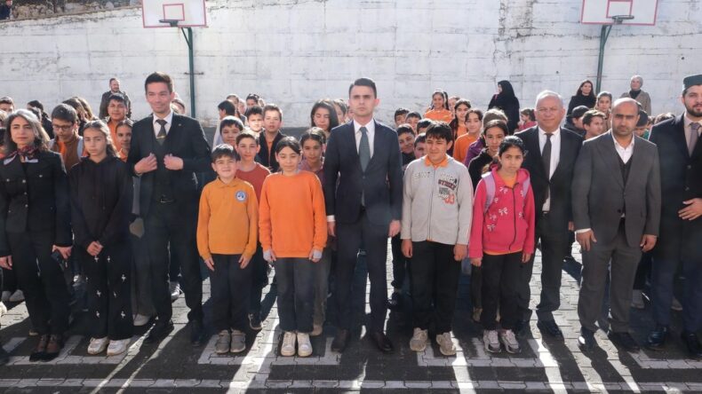 Aladağ Kaymakamı Sançar, Ortaokul Öğrencileriyle Buluştu