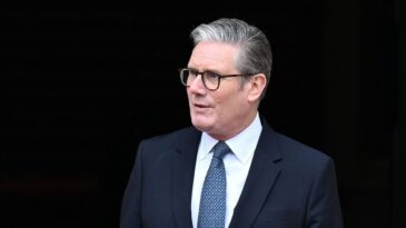 İngiltere Başbakanı Starmer, Epstein Bağlantılı Büyükelçi Atama Kararını Eleştirdi