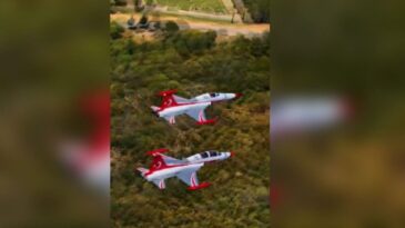Türk Yıldızları’ndan 57’nci Alay’a saygı uçuşu