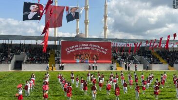 Kumluca’da 23 Nisan Ulusal Egemenlik ve Çocuk Bayramı Kutlandı