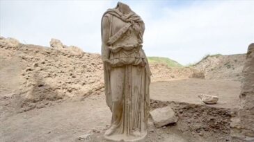Laodikeia’da 2 Metrelik ‘Athena’ Heykeli Bulundu