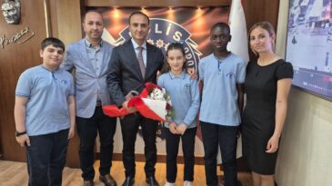 İlçe Emniyet Müdürleri Koltuklarını Çocuklara Devretti