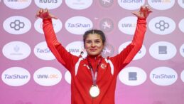 Milli güreşçi Nesrin Baş Avrupa şampiyonu oldu