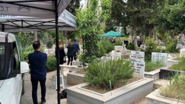 Boğazına çilek kaçan minik Mustafa Mersin’de toprağa verildi