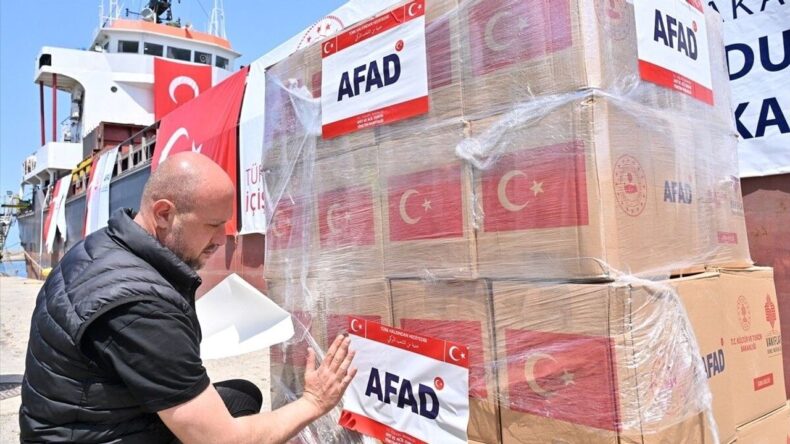 Türkiye’den Lübnan’a 730 Ton İnsani Yardım Gönderildi