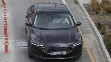 Mersin Belediyesi’nde KHK ile İhraç Olan Şahsa Araç Verildi