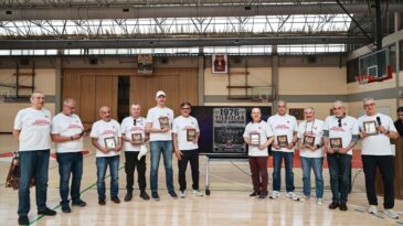 Tarsus Amerikan Koleji, basketbol ve hentbol şampiyonluklarını kutladı