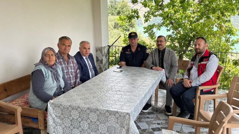 Anamur Kaymakamı Kemal Duru, Şehit Ailelerine Ziyarette Bulundu