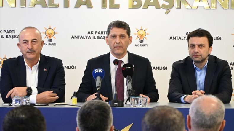 Serik Belediye Başkanı ve Meclis Üyeleri AK Parti’ye Katıldı