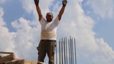 Adana’da İnşaat İşçileri 1 Mayıs’ta Mesai Yaptı