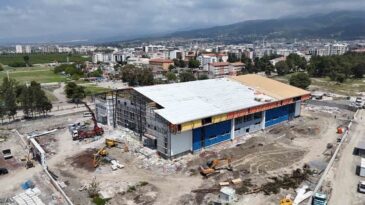 Dörtyol’da Kapalı Spor Salonu İnşaatı Devam Ediyor