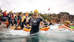 Antalya’da Uluslararası Açık Deniz Yüzme Yarışı Düzenlendi
