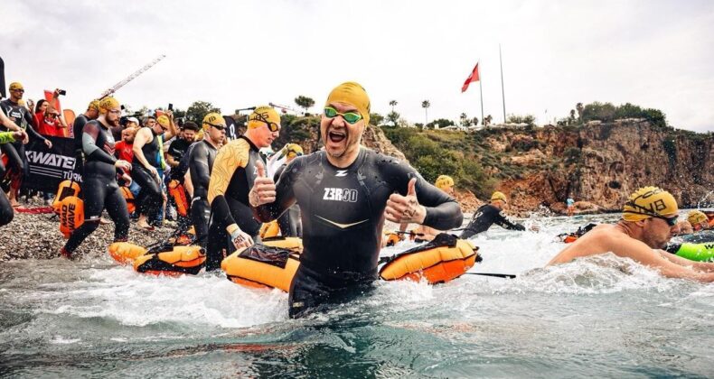 Antalya’da Uluslararası Açık Deniz Yüzme Yarışı Düzenlendi