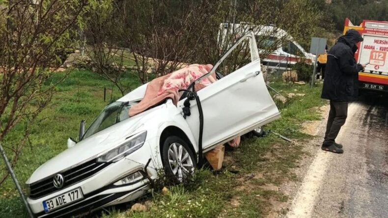 Mersin’de Tırın Dorsesinin Çarptığı Otomobilin Sürücüsü Hayatını Kaybetti