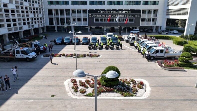 Antalya’da kent ulaşımı için motorize ekipler kuruldu