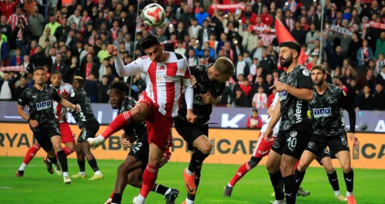 Antalyaspor ve Corendon Alanyaspor Golsüz Berabere Kaldı