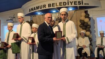 Anamur’da Hafızlık Öğrencilerine Belgeleri Verildi